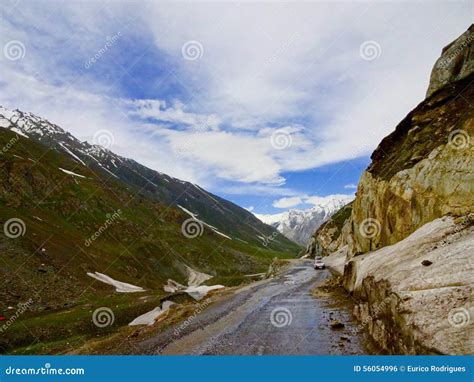 Zoji La mountain pass editorial photo. Image of zoji - 56054996