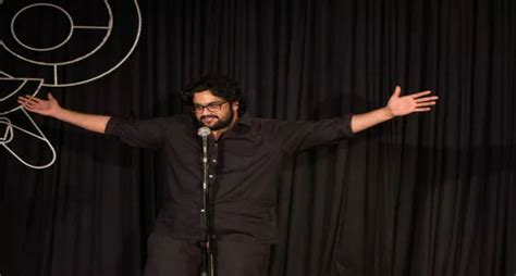 Let Karunesh Talwar crack you up at Loose Jokes in Mumbai, Tuning Fork ...