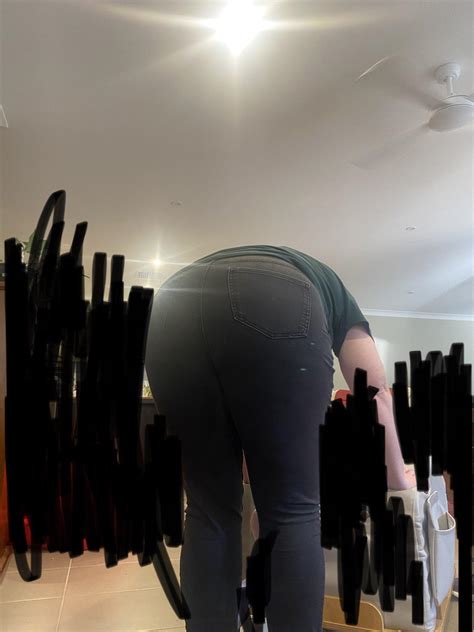 Sneaking a pic of my friends mom. Wwyd? | Scrolller