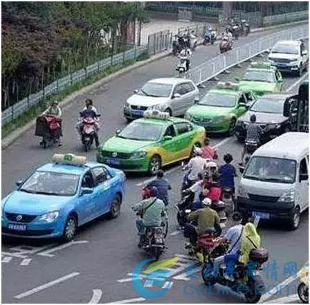 上海：关注新规实施下的电动车管理，使用他人车牌上路 依法收缴！-电动车商情网新闻中心