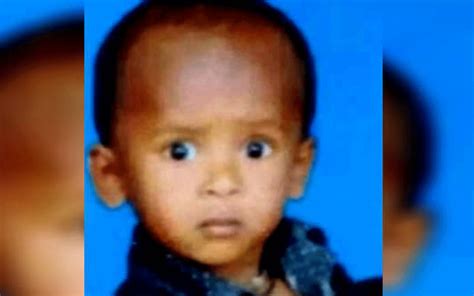 Frantic efforts on to rescue boy stuck in borewell in Tamil Nadu