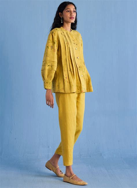 Akavi Pleated Set – NETE.IN
