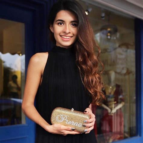 10 Designer Clutches to Ace Up Your Bridal Look