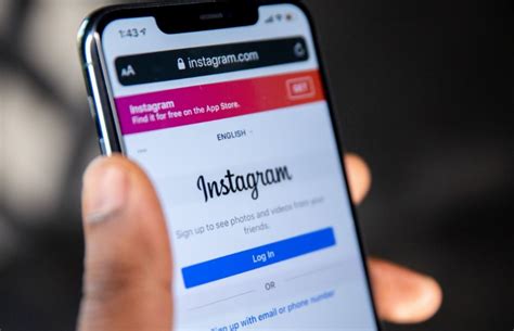 How To Watch Someone's Facebook Story Without Them Knowing | CitizenSide