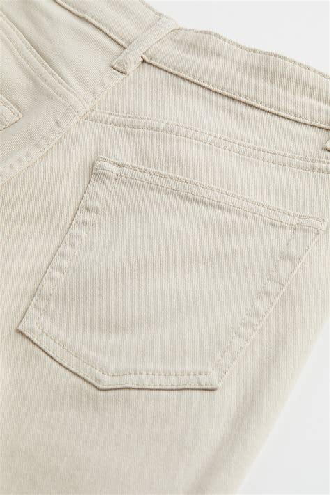 Mom Loose Fit Twill trousers - Light beige - Ladies | H&M IN