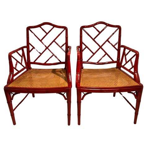 Pareja De Sillones De Bambú Rojo De Los Años 70 en venta en 1stDibs