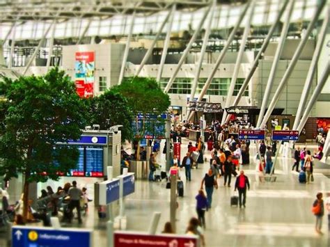 Domestic air passenger growth falls in April due to grounding of Jet ...