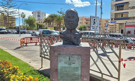 YAMIL OMAR WALLS STATUE - All You Need to Know BEFORE You Go 2026 (with ...