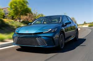 Toyota Corolla i Camry i dalje se odlično prodaju u Americi opsednutoj ...