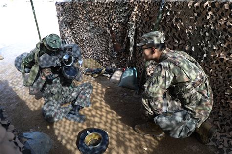 The 2nd Infantry Division ROK/U.S. Combined Division Soldiers compete ...
