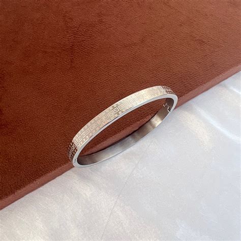 Urban Edge 18k Silver Plated Bracelet – ILLUNIQ