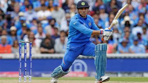 Happy Birthday Captain Cool MS Dhoni's seven unbroken records in ...