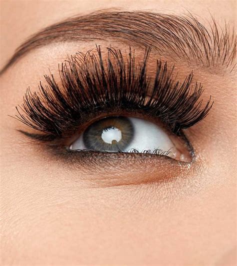 22 Eye Makeup For Brides: Shimmery, Glittering and Seducing