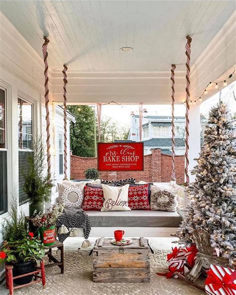 Christmas Decor Ideas For Front Porch | The Cake Boutique