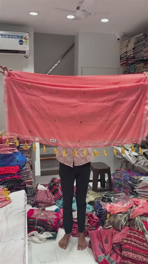 Exquisite Sarees Reflecting Indian Tradition – Maharanisaree