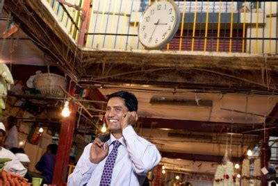 Corporate Travel Risk Management Solutions: Traveller Tracker - Egencia ...