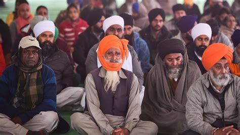 SC has no role in resolving political deadlock: Farmers' union firm on ...