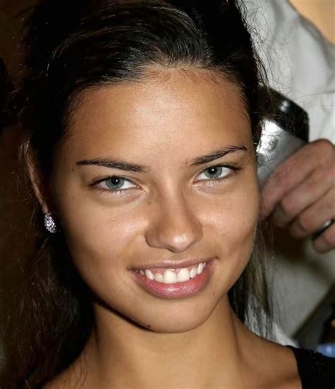 Adriana Lima with no makeup | Adriana lima sin maquillaje, Adriana lima, Caras