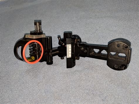 Montana Black Gold Pure Gold 75 Custom Bowsight RH w/ 4" Dovetail/Sight ...