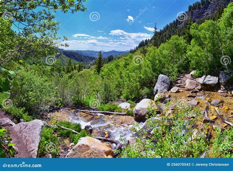 Silver Lake Flat Reservoir Hiking Trail Views, Surrounding Mountains ...