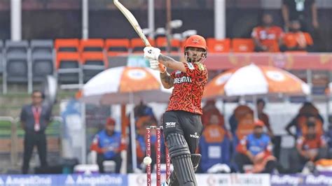 IPL 2025 SRH vs RR - IPL 2025 SRH vs RR: বিস্ফোরক ইশান, ৪৫ বলে সেঞ্চুরি ...
