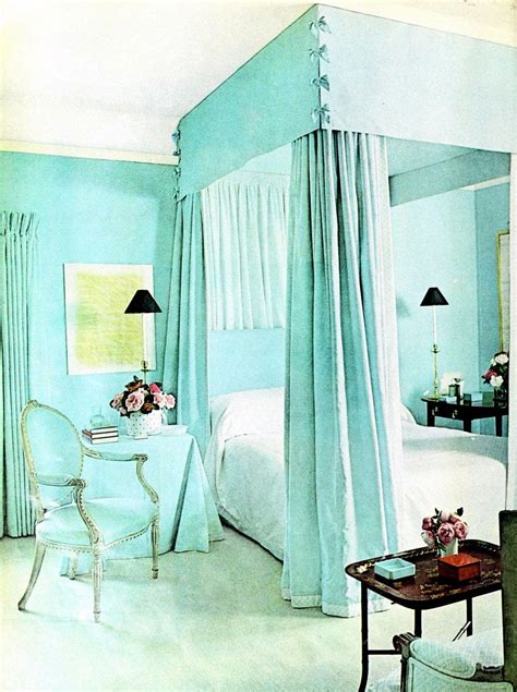 See 70 beautiful vintage canopy beds from the 1970s - Click Americana