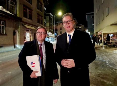 Večernja šetnja ulicama Davosa; Vučić sa O Brajanom: Važni razgovori o ...