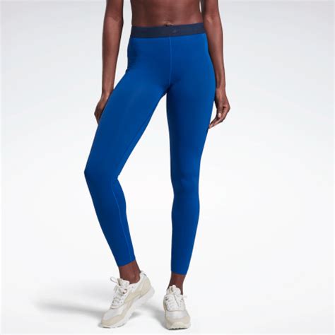 Shilpa Shetty Kundra picks a blue sports bra + leggings to perform a ...