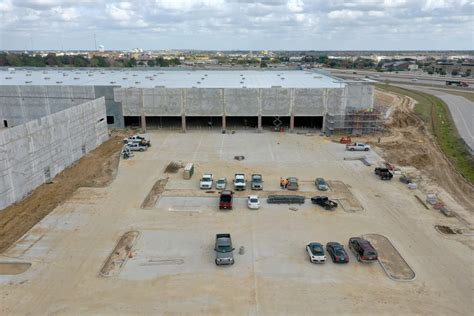 Project Profile: American Furniture Warehouse - Katy | Tilt-up Concrete Association