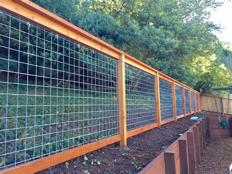 HOGWIRE FENCING - Modern Design | 1000 | Fence planning, Patio fence ...