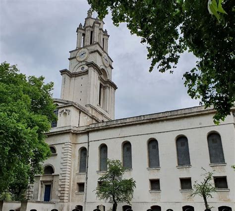 St Anne's Churchyard - London