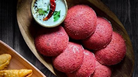South Indian Breakfast: South Indian Style Beetroot Idli With Coconut ...