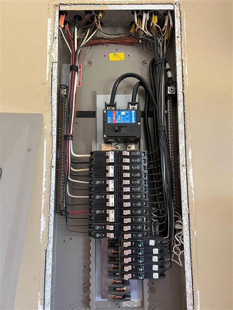 electrical - Can wires be bundled for neatness in a service panel ...