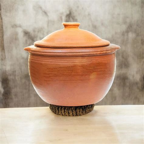 Red Clay Sauce Pot with Lid - Shop Now at Best Offer Price – Ecocraft India