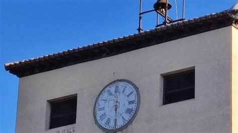 ¿Por qué han desaparecido las manecillas del reloj del Hospital de ...