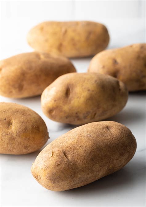 https://www.aspicyperspective.com/wp-content/uploads/2022/11/Russet-Potatoes-101-5.jpg?utm_source=chatgpt.com