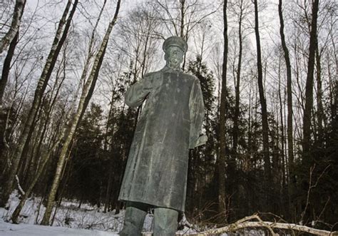 DICTATORS’ ARROGANT ART