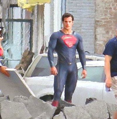 Henry Cavill height, weight and biceps size. Make sure, he is terrific!