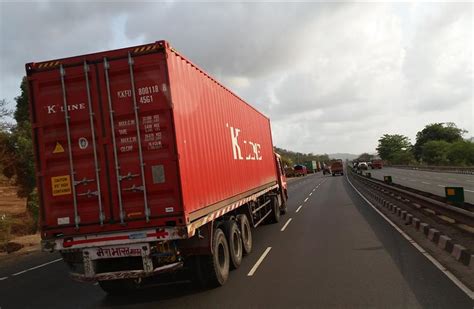 IoT: the smart way to reduce transport risk and operational costs ...