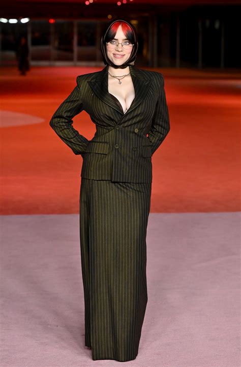 Why Billie Eilish Hid Her Body in Baggy Clothes for Years – 3 Pics That ...