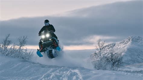 Flipable snowflap on the Lynx Commander RE snowmobile
