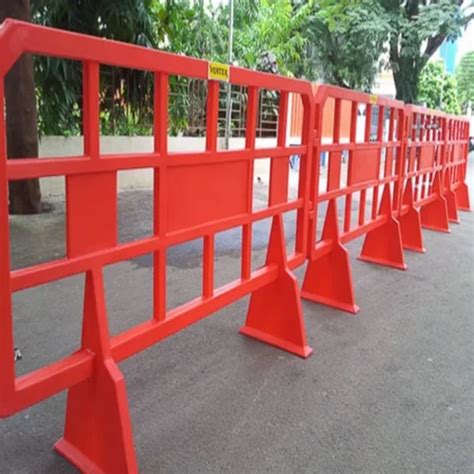 Traffic Barricades - Traffic Metal Barricade Manufacturer from Mumbai