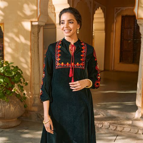 Buy Emerald Green Velvet A-Line Embroidered Kurta | Rustorange