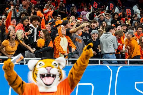 How to watch Michigan high school sports for the 2024-25 school year ...