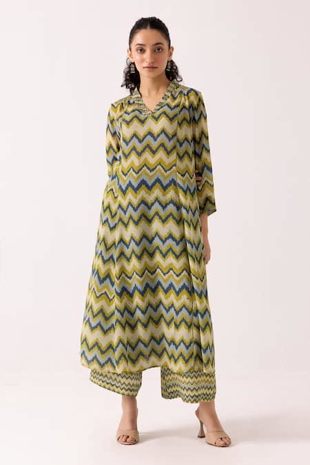 Buy Green Crepe Chevron V-neck Patterned Kurta With Pant For Women by ...