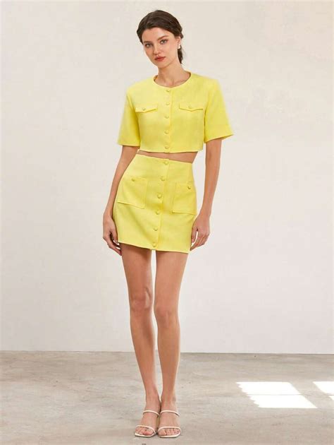 Aveloria Rosie Minimalist Sophisticated Commute & Versatile Button ...