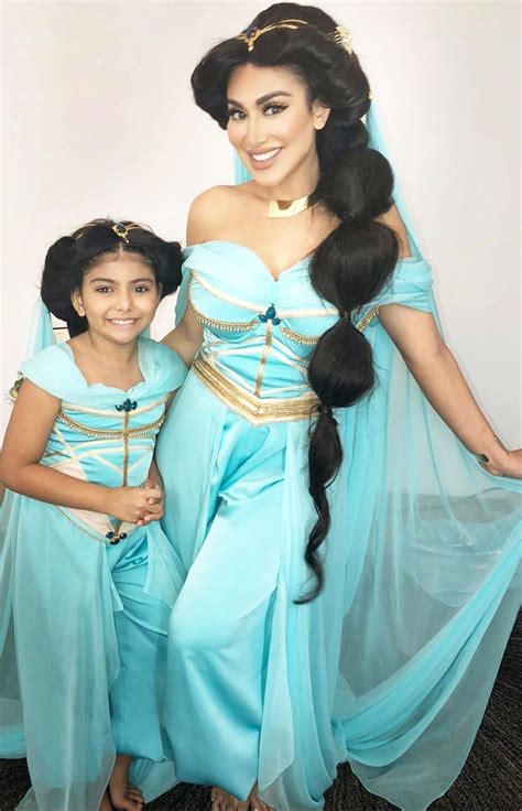 Pin by Vidushi Rathore on Mom+Daughter♥️ | Beautiful fashion, Huda ...