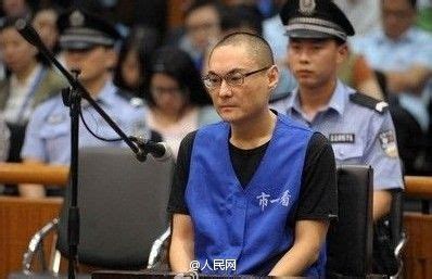 陕西抱摔2岁半亲生儿子致死，涉嫌故意伤害罪已被刑拘_刘某