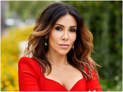 Sara Azari Biography, Age, Height, Boyfriend, Net Worth