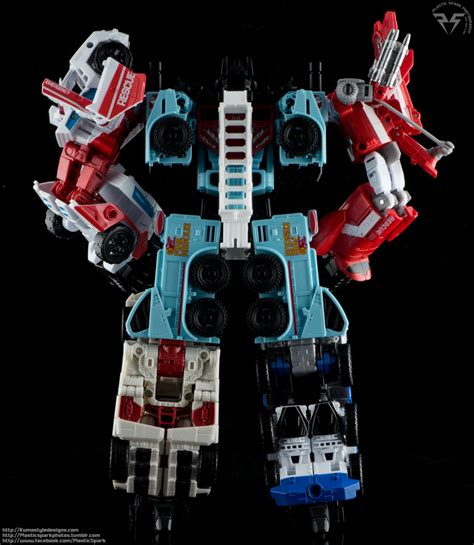 Image result for Combiner Wars Defensor